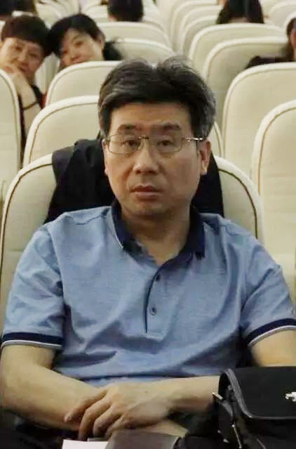 洪德飛